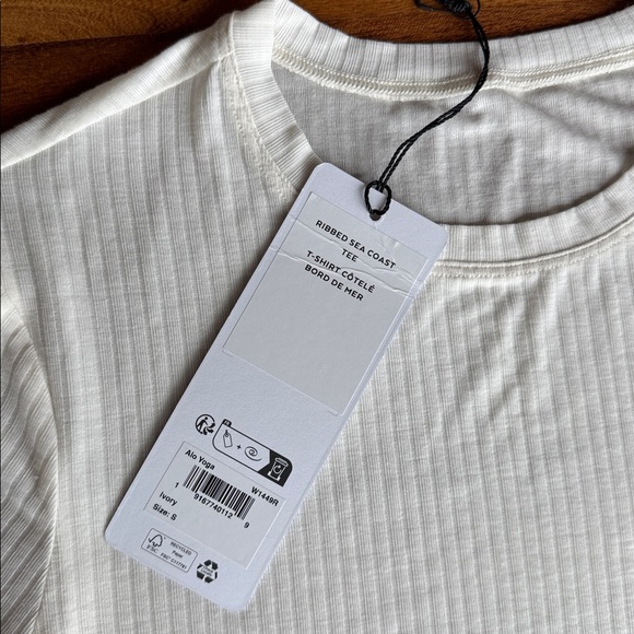 Alo Yoga Ribbed Sea Coast Tee (Ivory) - Picture 6 of 7